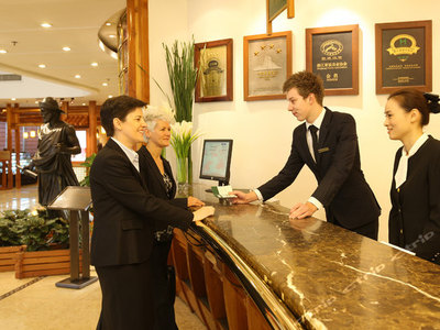 杭州马可波罗假日酒店 平海路38号的舒适港湾